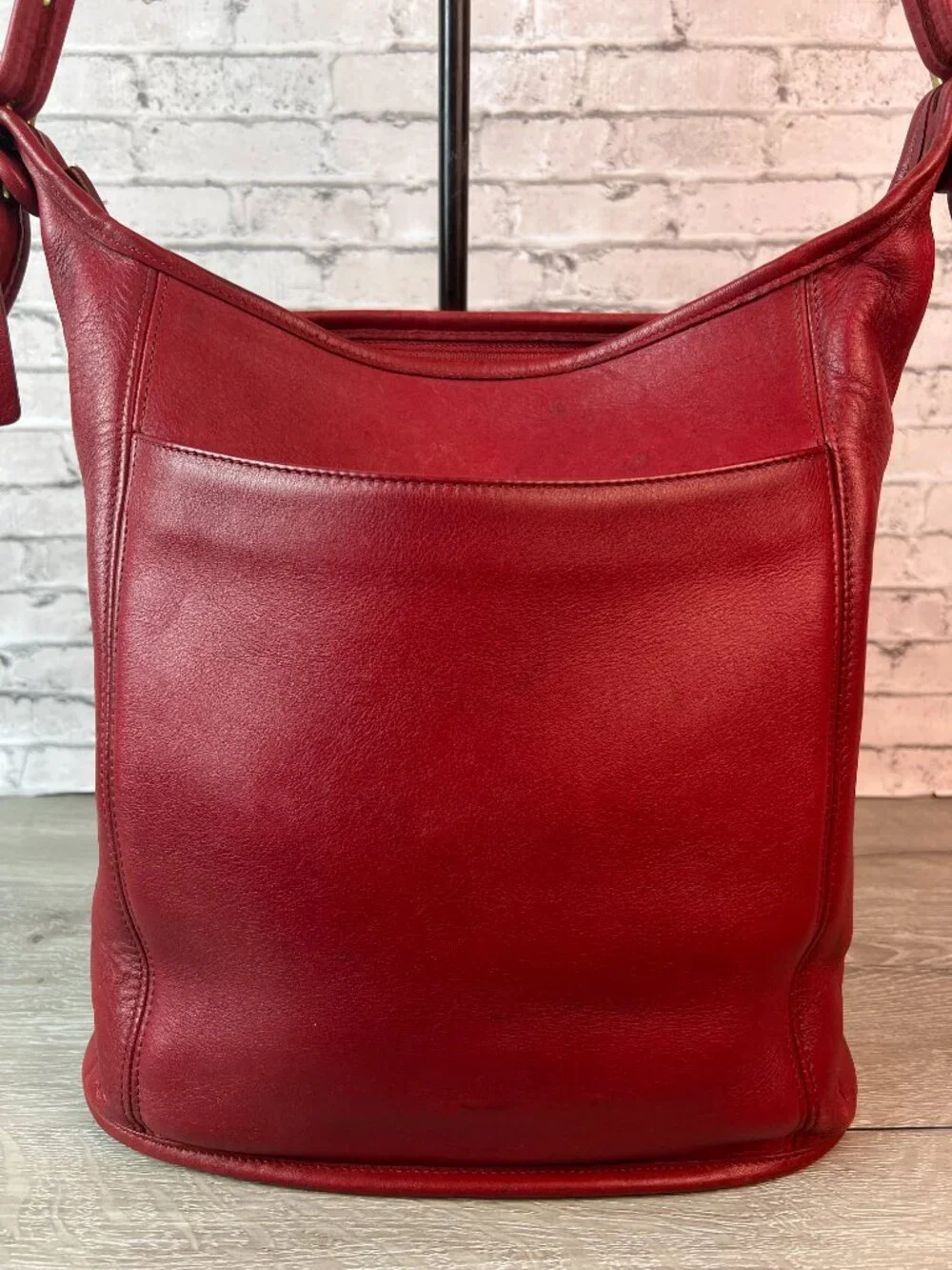 Red Coach 9060 is a vintage 